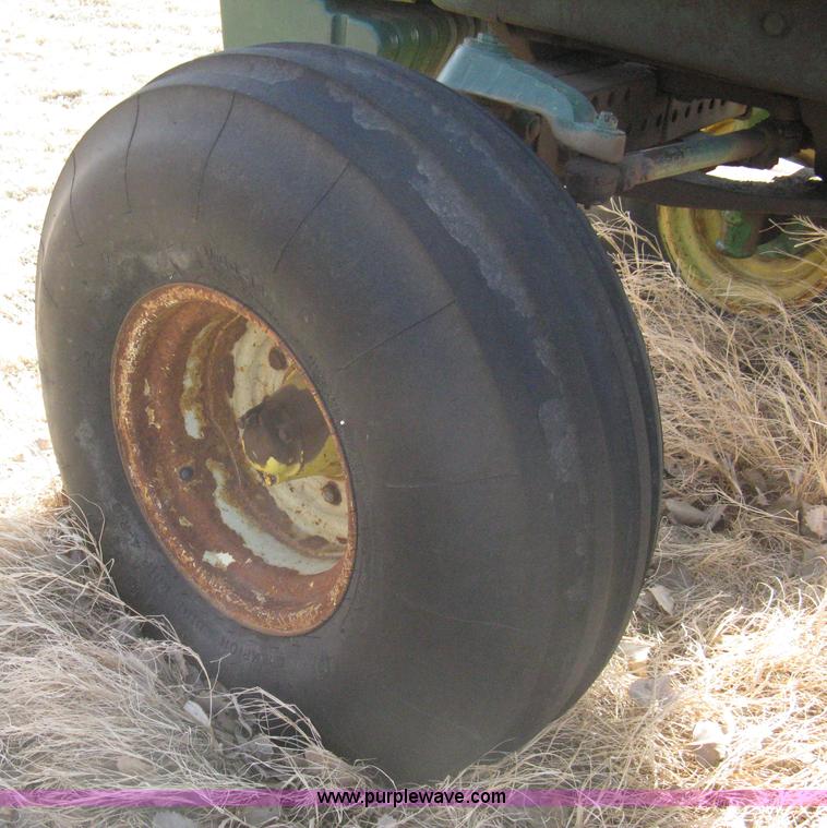 image for item I5607 1976 John Deere 4630 tractor