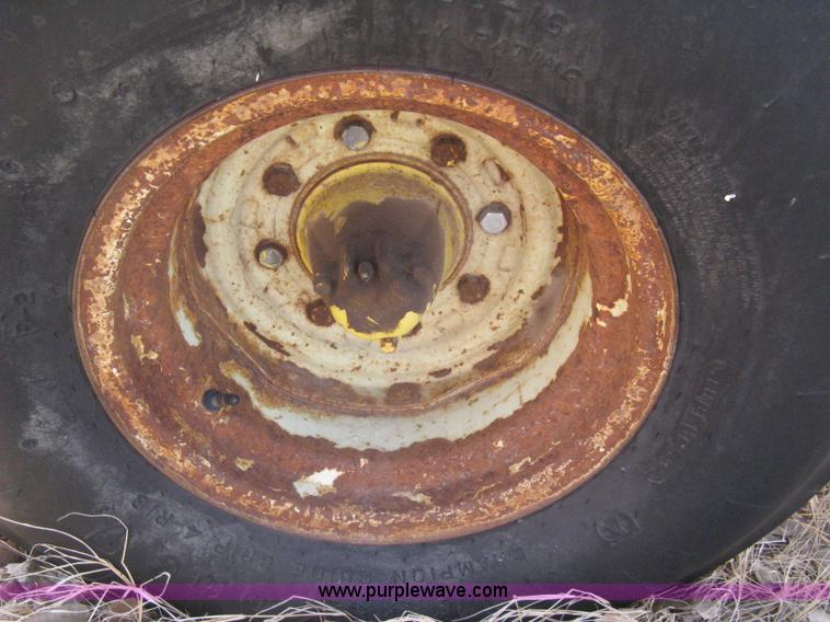 image for item I5607 1976 John Deere 4630 tractor