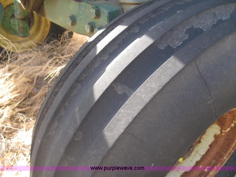 image for item I5607 1976 John Deere 4630 tractor