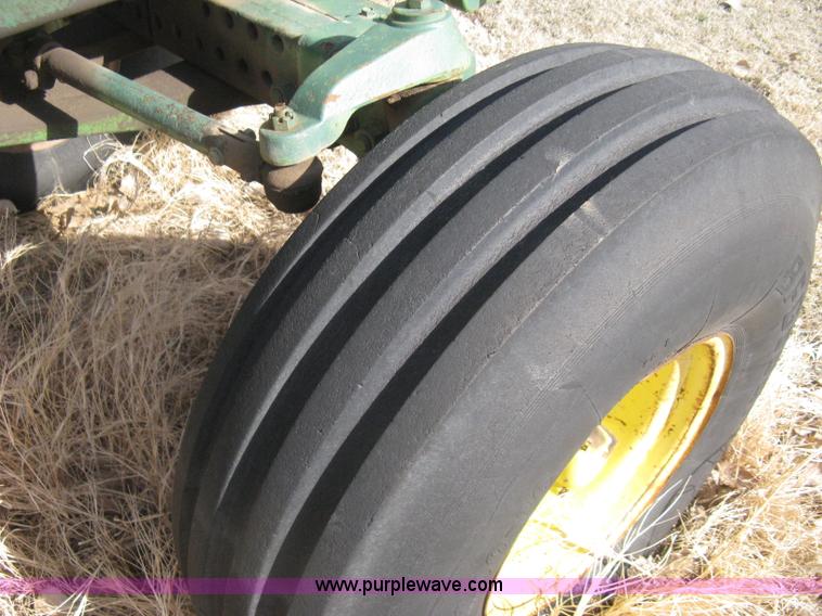 image for item I5607 1976 John Deere 4630 tractor