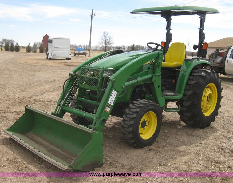image for item I5611 2006 John Deere 4720 MFWD tractor