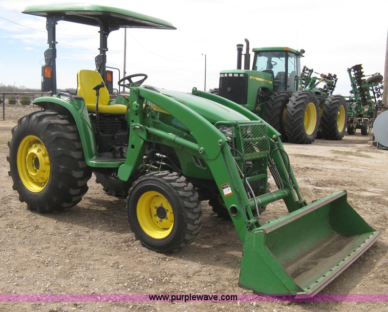 image for item I5611 2006 John Deere 4720 MFWD tractor