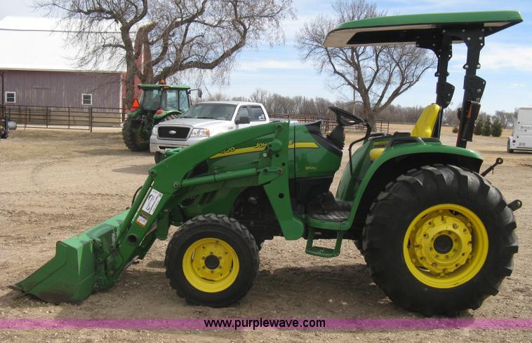 image for item I5611 2006 John Deere 4720 MFWD tractor