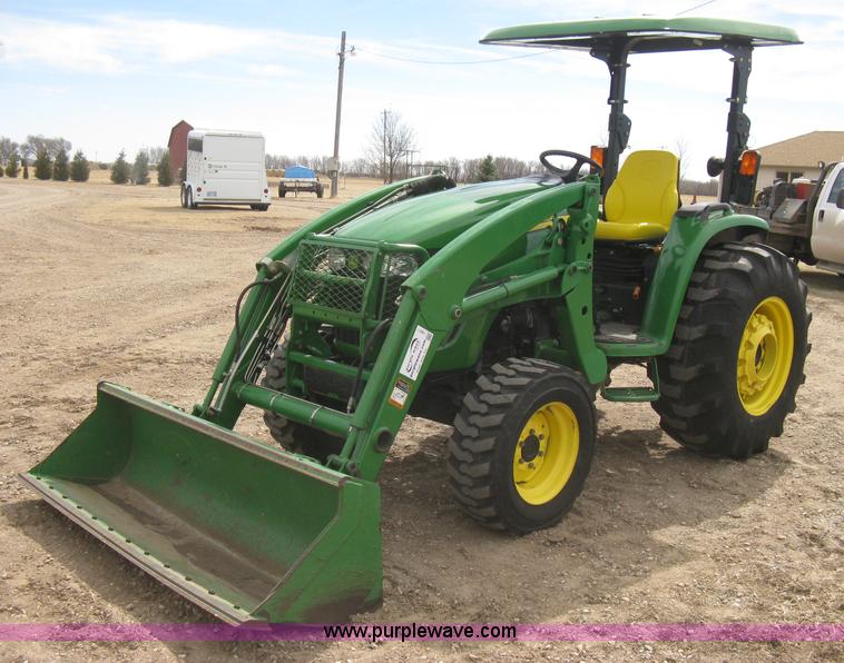 image for item I5611 2006 John Deere 4720 MFWD tractor