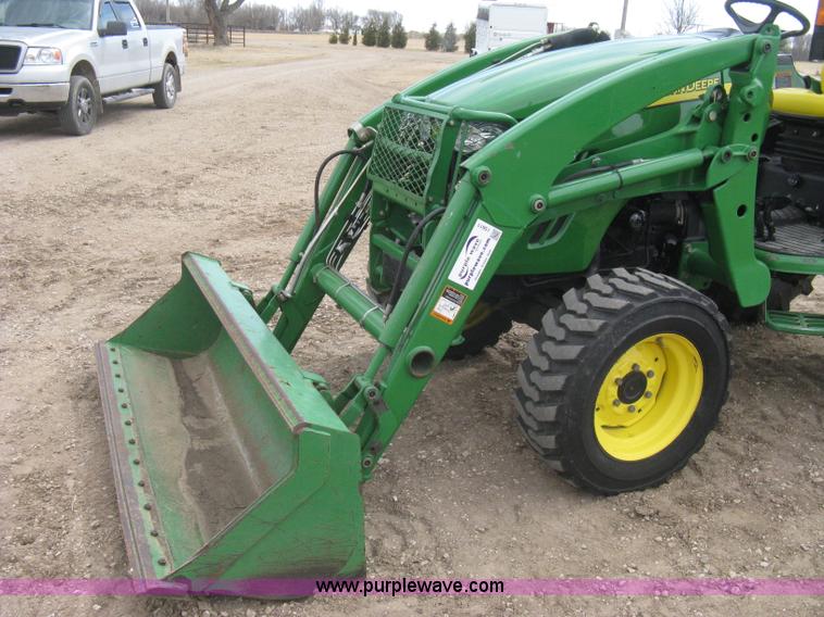 image for item I5611 2006 John Deere 4720 MFWD tractor