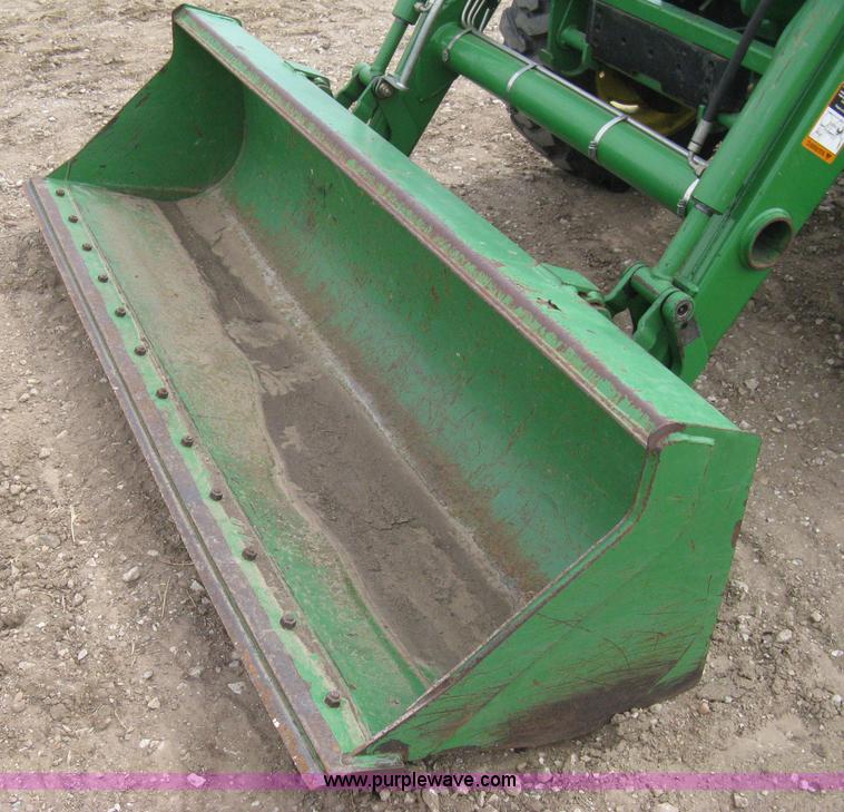 image for item I5611 2006 John Deere 4720 MFWD tractor