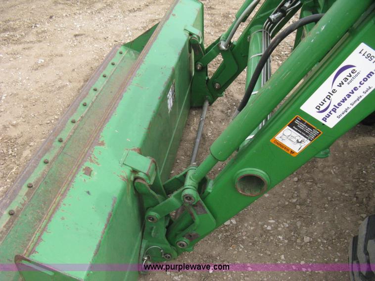 image for item I5611 2006 John Deere 4720 MFWD tractor