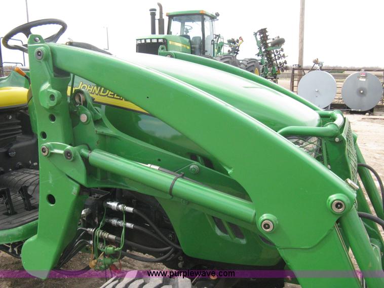 image for item I5611 2006 John Deere 4720 MFWD tractor