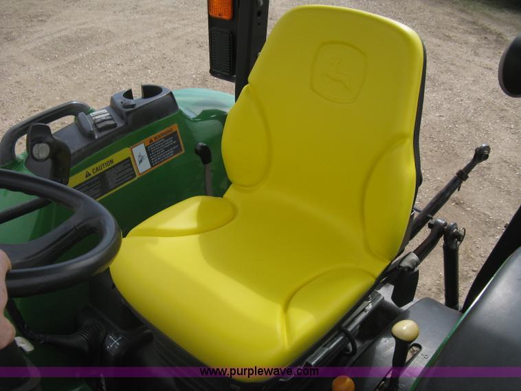 image for item I5611 2006 John Deere 4720 MFWD tractor