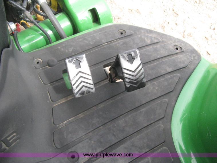 image for item I5611 2006 John Deere 4720 MFWD tractor