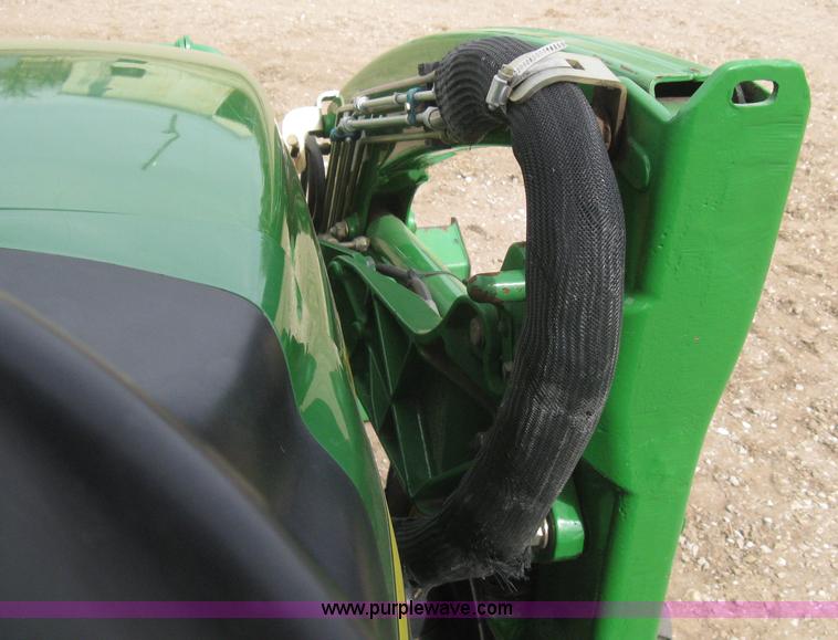 image for item I5611 2006 John Deere 4720 MFWD tractor