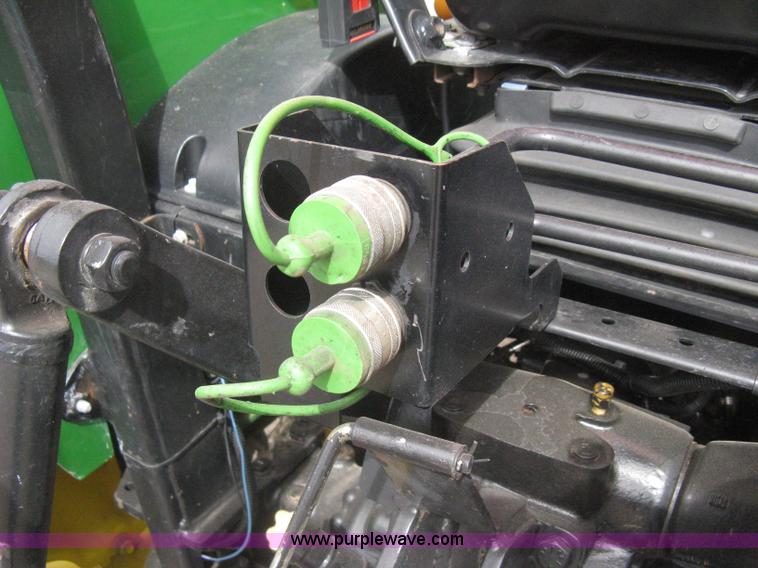 image for item I5611 2006 John Deere 4720 MFWD tractor