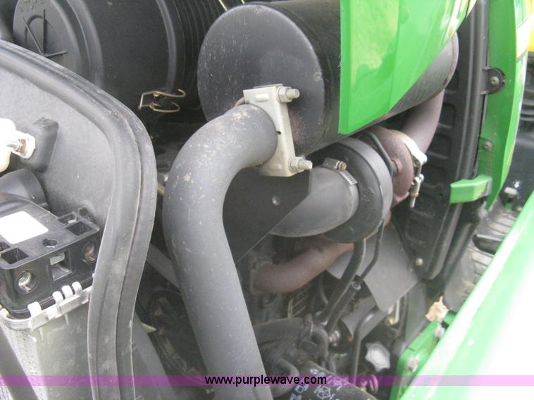 image for item I5611 2006 John Deere 4720 MFWD tractor