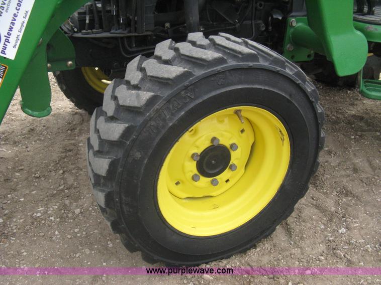 image for item I5611 2006 John Deere 4720 MFWD tractor