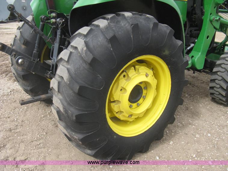 image for item I5611 2006 John Deere 4720 MFWD tractor