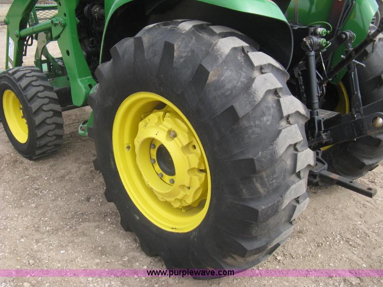 image for item I5611 2006 John Deere 4720 MFWD tractor