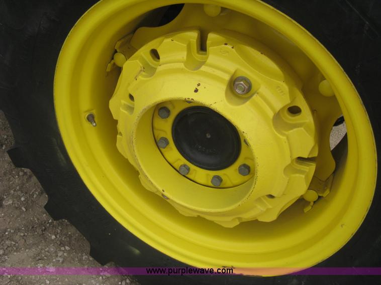 image for item I5611 2006 John Deere 4720 MFWD tractor