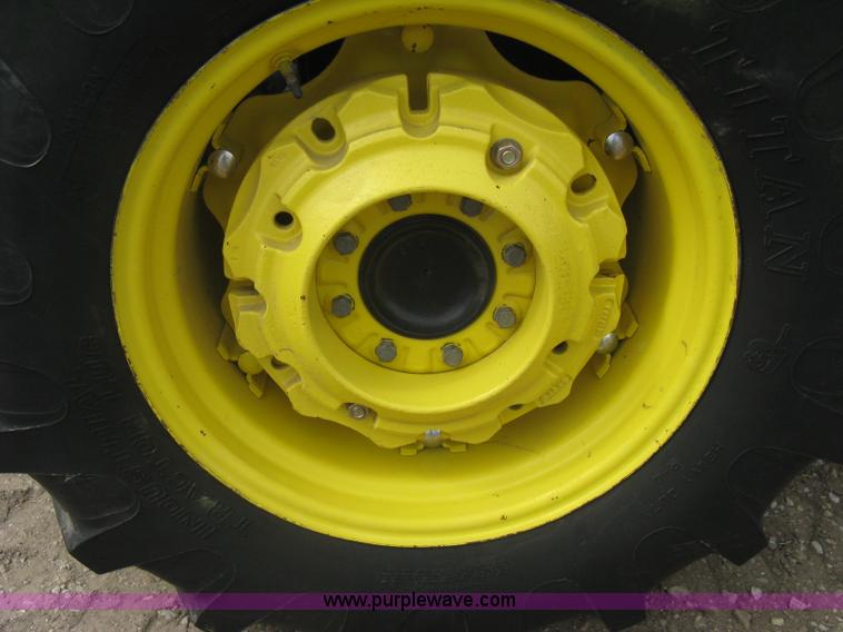 image for item I5611 2006 John Deere 4720 MFWD tractor