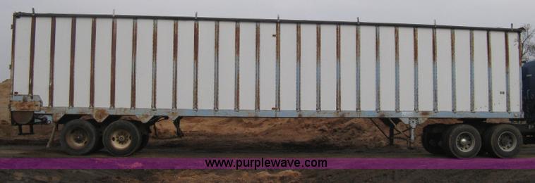 image for item I5612 1976 Bocat LBT50V0 live bottom trailer