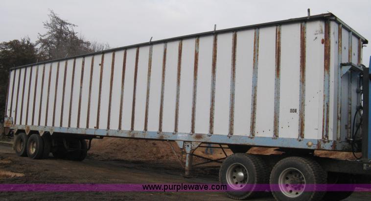 image for item I5612 1976 Bocat LBT50V0 live bottom trailer