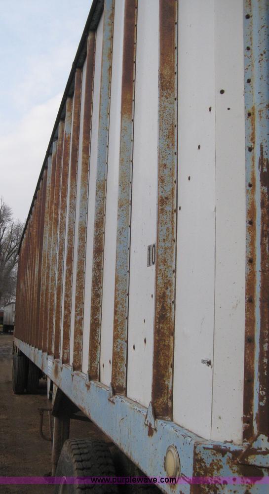 image for item I5612 1976 Bocat LBT50V0 live bottom trailer