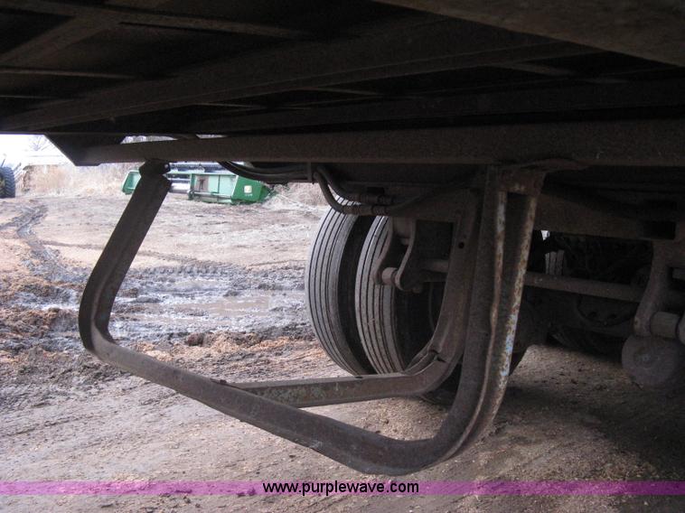 image for item I5612 1976 Bocat LBT50V0 live bottom trailer