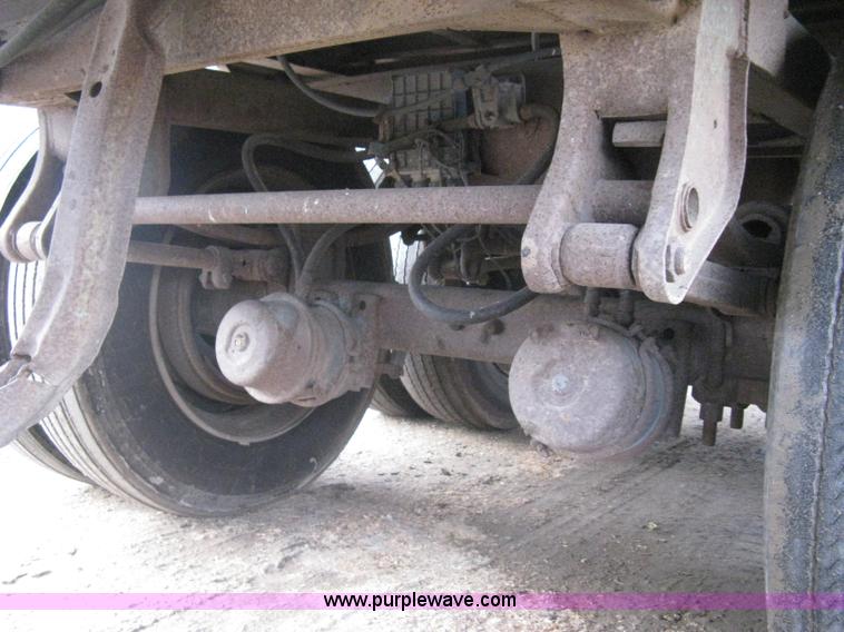 image for item I5612 1976 Bocat LBT50V0 live bottom trailer