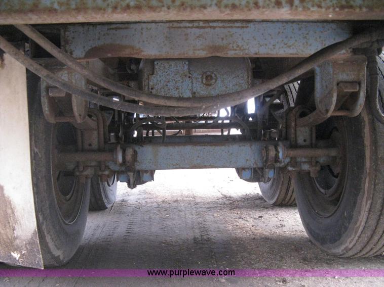 image for item I5612 1976 Bocat LBT50V0 live bottom trailer