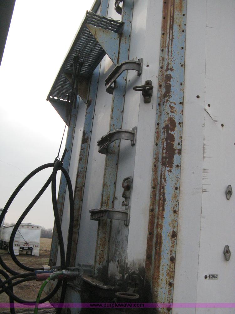 image for item I5612 1976 Bocat LBT50V0 live bottom trailer