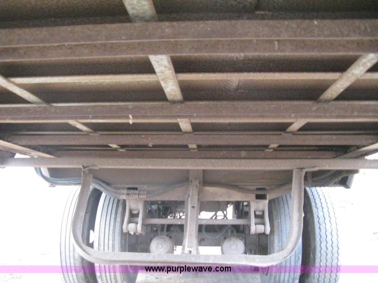 image for item I5612 1976 Bocat LBT50V0 live bottom trailer