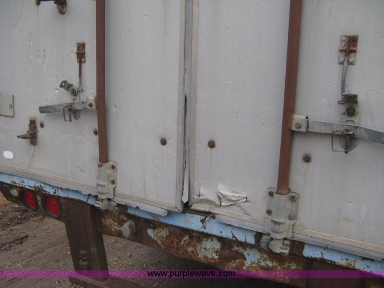 image for item I5612 1976 Bocat LBT50V0 live bottom trailer