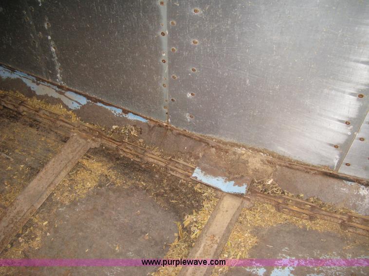 image for item I5612 1976 Bocat LBT50V0 live bottom trailer