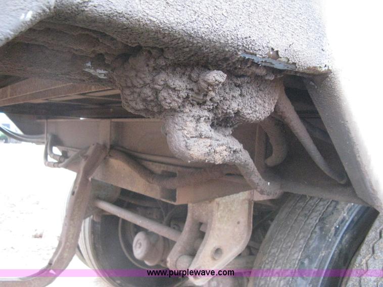 image for item I5612 1976 Bocat LBT50V0 live bottom trailer