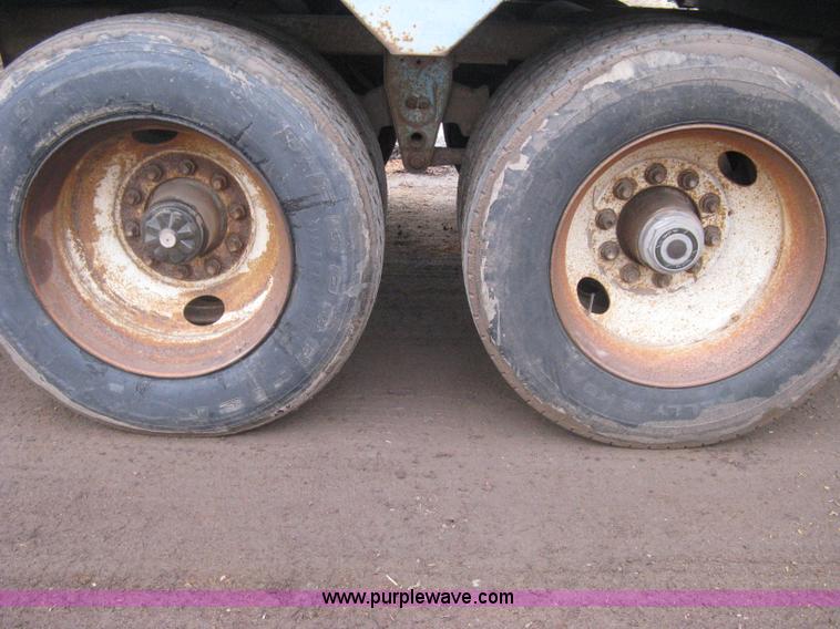 image for item I5612 1976 Bocat LBT50V0 live bottom trailer