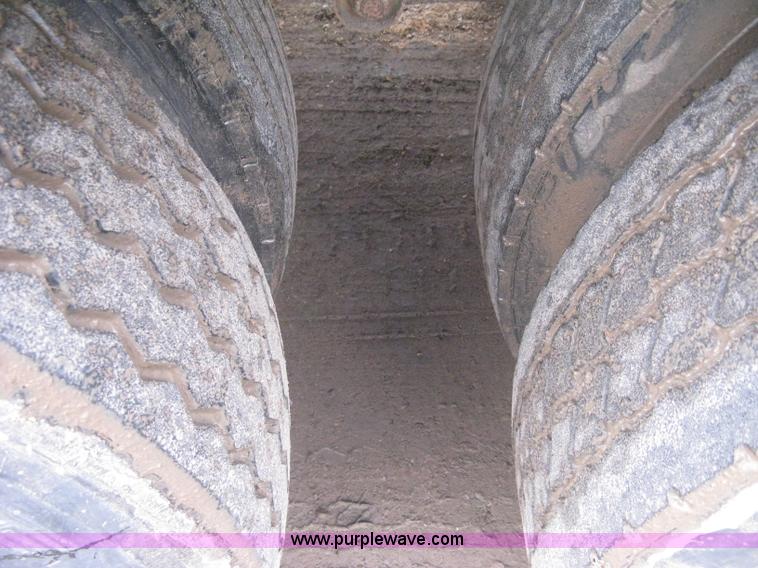 image for item I5612 1976 Bocat LBT50V0 live bottom trailer