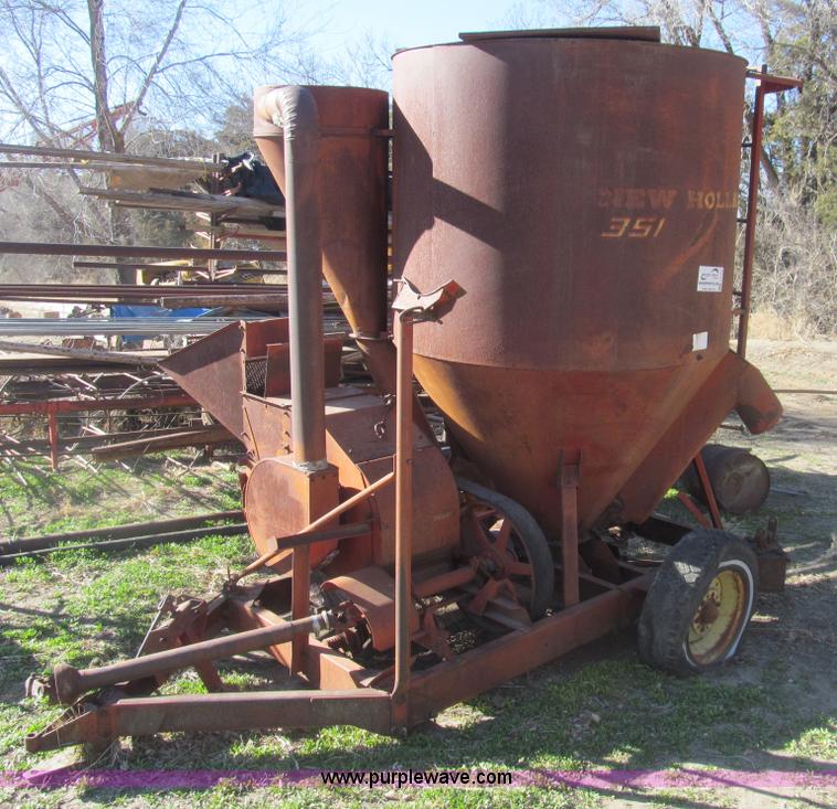 New Holland 351 grinder/mixer in Portis, KS Item I7174 sold Purple Wave