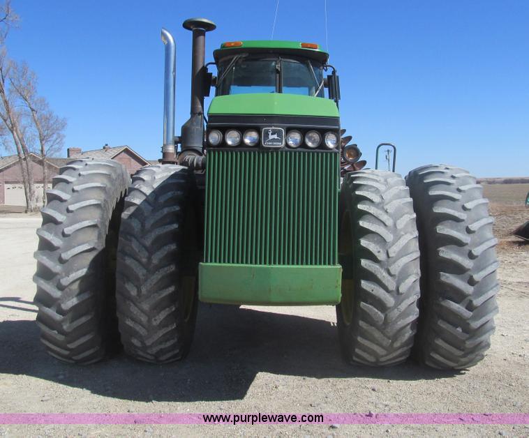 image for item I7181 1982 John Deere 8850 4WD tractor