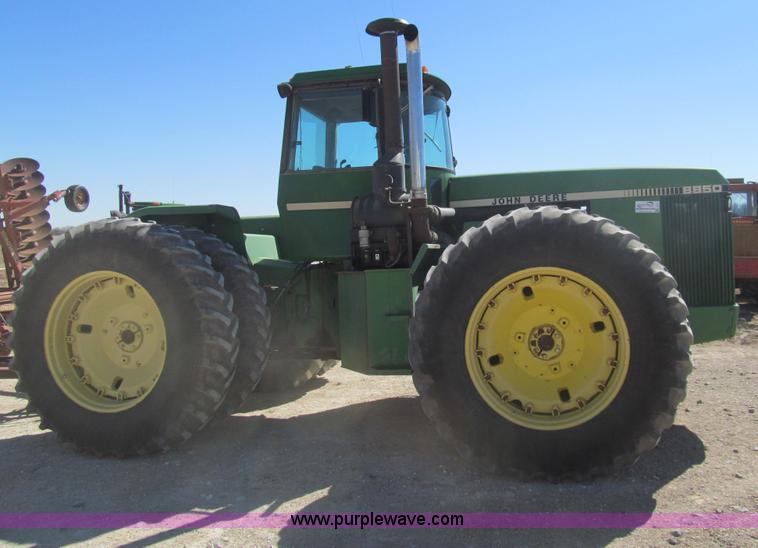 image for item I7181 1982 John Deere 8850 4WD tractor