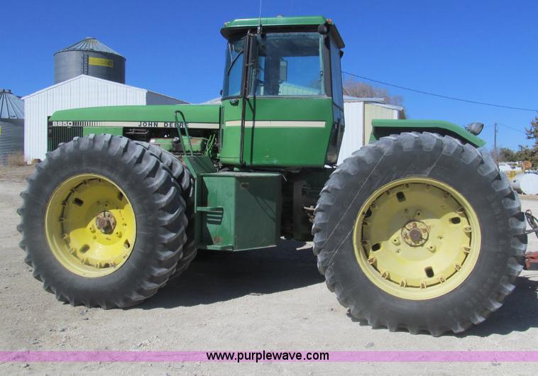 image for item I7181 1982 John Deere 8850 4WD tractor