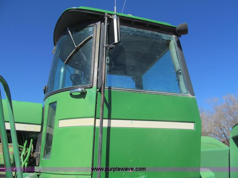 image for item I7181 1982 John Deere 8850 4WD tractor