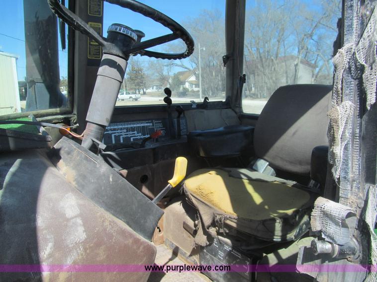 image for item I7181 1982 John Deere 8850 4WD tractor