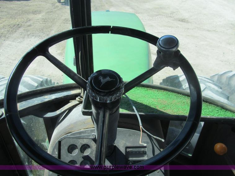 image for item I7181 1982 John Deere 8850 4WD tractor