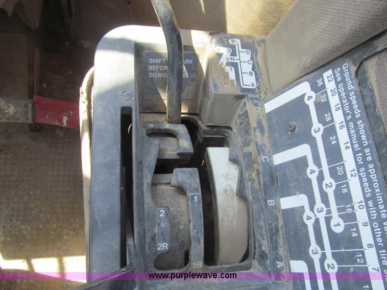 image for item I7181 1982 John Deere 8850 4WD tractor