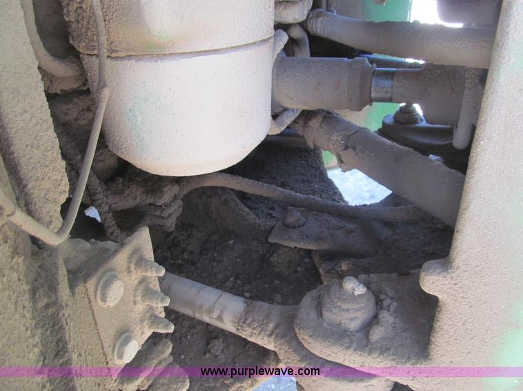 image for item I7181 1982 John Deere 8850 4WD tractor