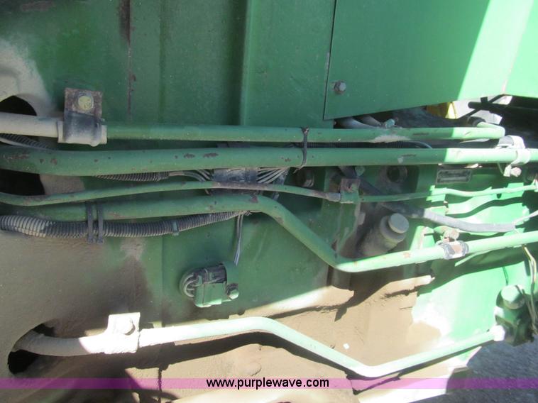 image for item I7181 1982 John Deere 8850 4WD tractor