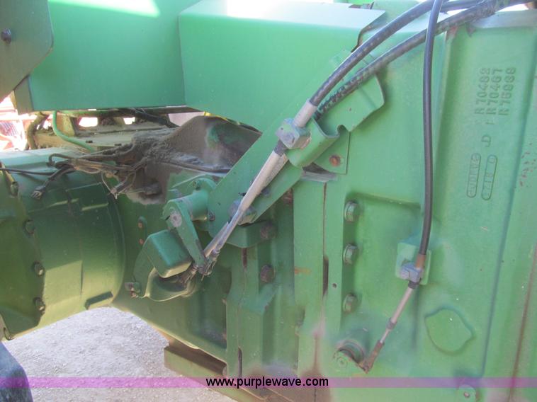 image for item I7181 1982 John Deere 8850 4WD tractor