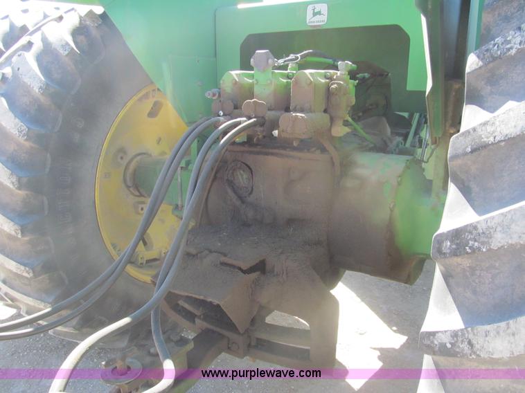 image for item I7181 1982 John Deere 8850 4WD tractor