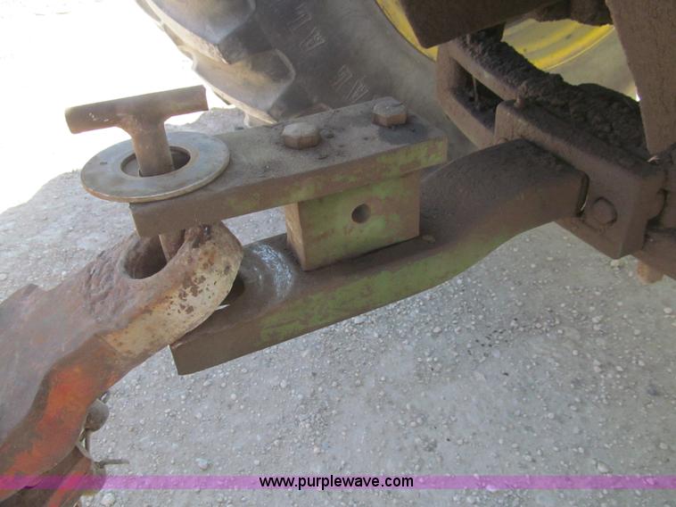 image for item I7181 1982 John Deere 8850 4WD tractor