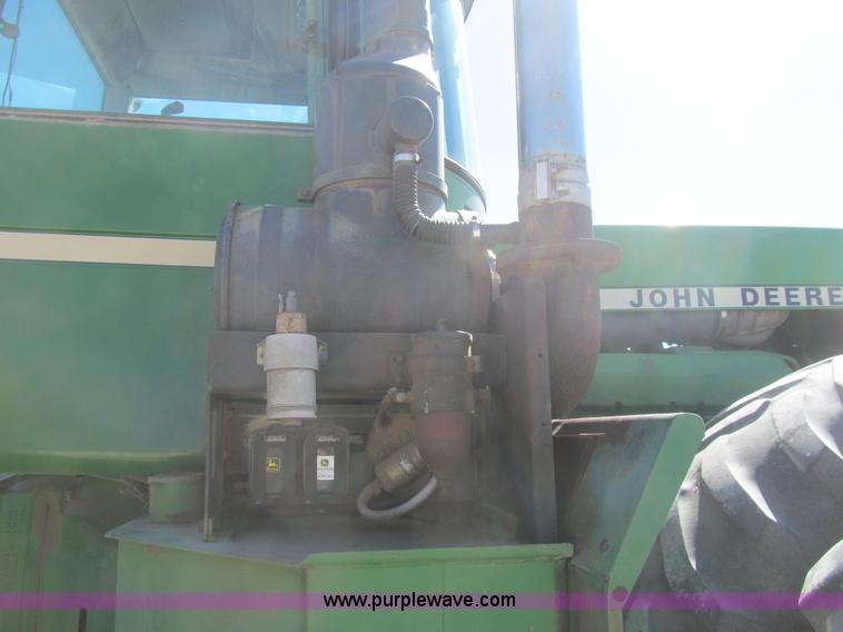 image for item I7181 1982 John Deere 8850 4WD tractor