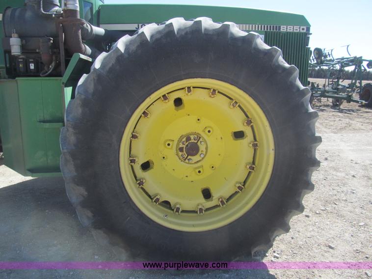 image for item I7181 1982 John Deere 8850 4WD tractor